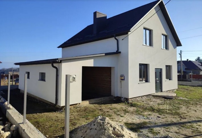 Продаж 2 поверхового будинку з ділянкою на 5 соток - фото 1