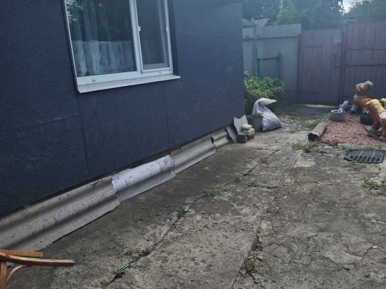 Продам дім  ,можливо по єоселя ,тільки продаж . Балаклея