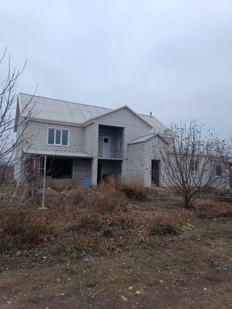 Продам 2-поверховий будинок без внутрішніх робіт - фото 1