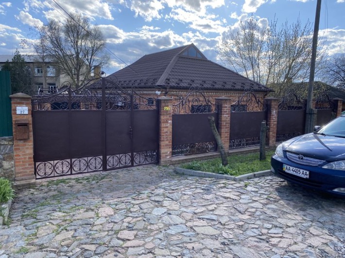 Продам будинок в затишному та спокійному районі - фото 1