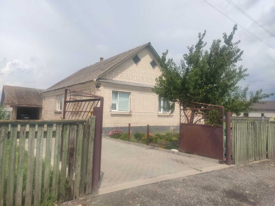 Продається будинок. Полонное