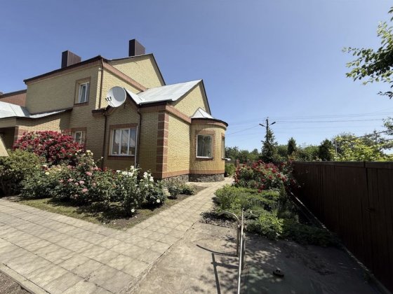 Будинок з ремонтом та меблями Слобода Красная Слобода