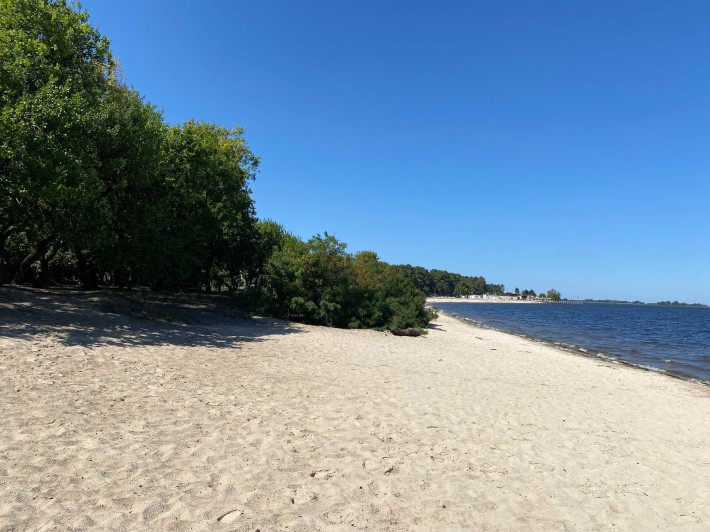 Нове житло в Черкасах ЖК з охороною. Біля Дніпра, поруч з пляжем. - фото 1