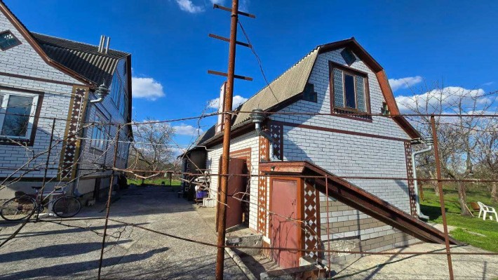Терміновий продаж будинку і будиночку на просторій ділянці - фото 1