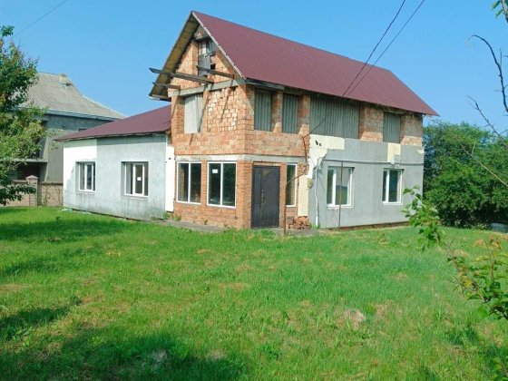 Продажа будинку у м.Кiцмань +393292761983 WhatsApp в.Стефаника Кицмань