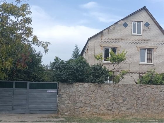 Продам добротный 2-х этажный дом