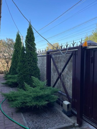 Продам ОТЛИЧНЫЙ дом в Вишневом. - фото 1