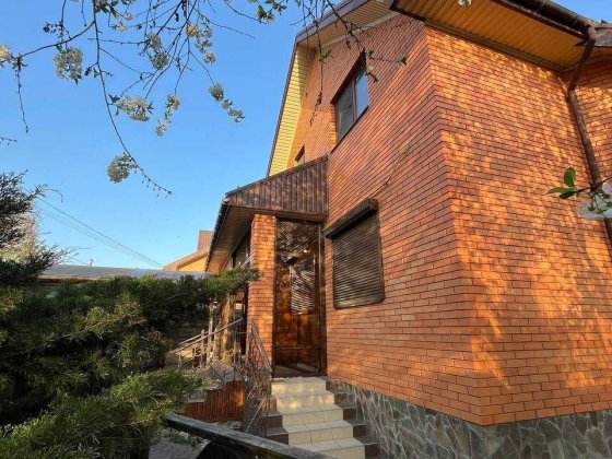 Продам дом на Крюковщине. Вишневе