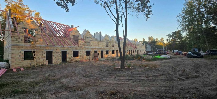 Продам таунхаус (будинок із земельною ділянкою) Бровари, Київська обл. - фото 1