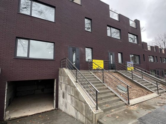 Таунхауси в центрі міста Буча Буча