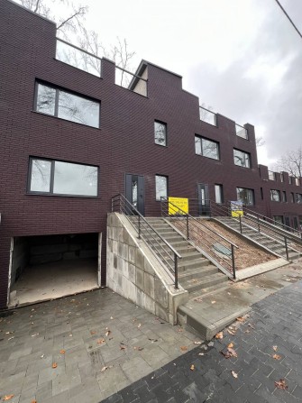 Таунхауси в центрі міста Буча - фото 1