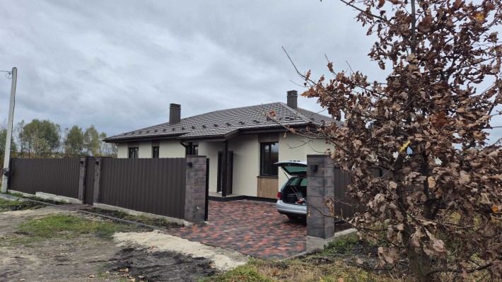 Великий будинок з дуже вдалим плануванням та другим світлом у Бучі - фото 1