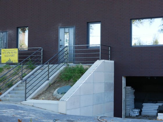 Будинок в центрі міста Буча, з газом, без багтоповерхівок Буча