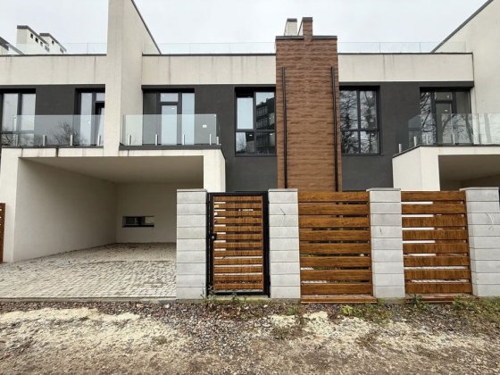 Зданий таунхаус біля озера ! Ивано-Франковск