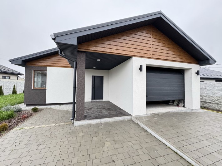 БУДИНОК продаж 135м2 з ремонтом та ГАРАЖЕМ - фото 1