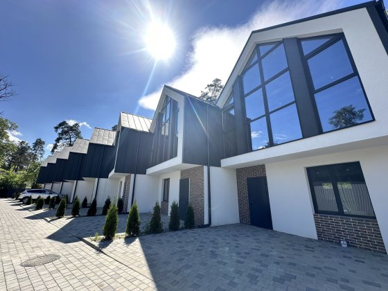 Таунхаус с центре Бучи, п. Шевченко. Газ/центр. коммуникации/рассрочки Буча