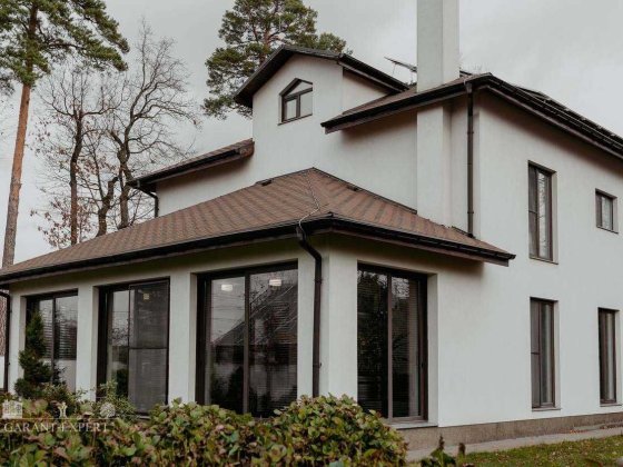 Будинок у Бучі  322 м², тепловий насос, сонячні батареї, гараж, підвал Буча