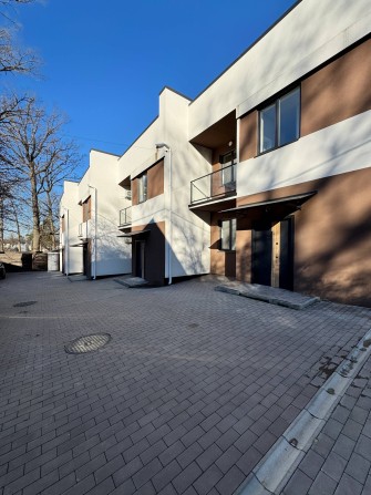 Без комісії. Таунхаус з ремонтом . Можна в іпотеку. - фото 1