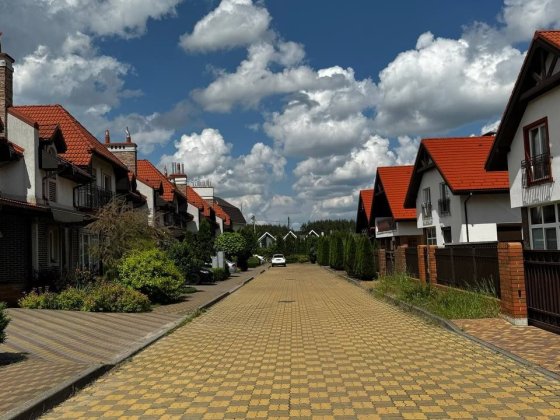 Чудовий приватний будинок закрита территорія. Ирпень