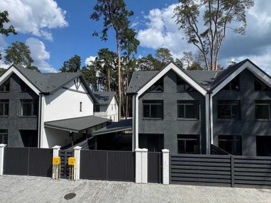 Ваш новий дім у Бучі — дуплекс з ремонтом і землею! Мебльована кухня Буча