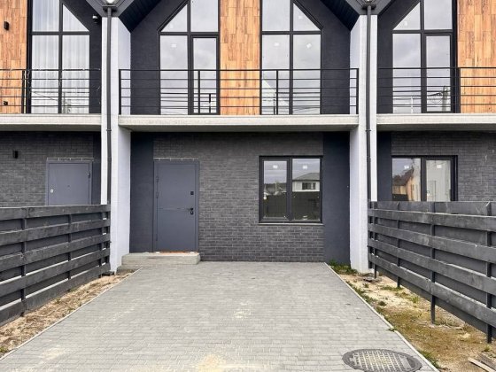 Продам стильний таун з балконом в Ірпені Ірпінь