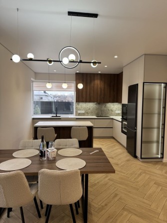 Будинок з дизайнерським ремонтом 7.2 сотих землі. Боратин. - фото 1