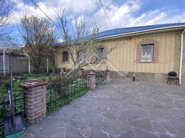 !СЕРТИФІКАТ! Просторий будинок у Покровському районі – Заходь і живи - фото 1