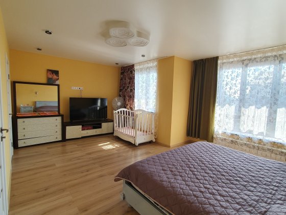 Продаж будинку з ремонтом меблями та технікою в лісовій Бучі Буча