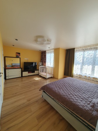 Продаж будинку з ремонтом меблями та технікою в лісовій Бучі - фото 1