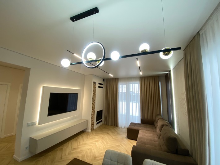 VIP будинок, з ремонтом , меблями,технікою - фото 1