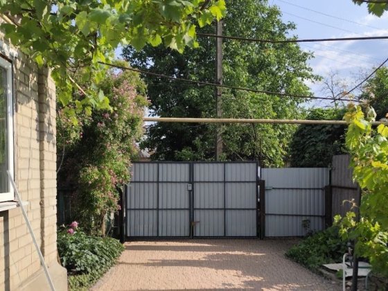 Продам большой дом на посёлке Горький. Кривой Рог