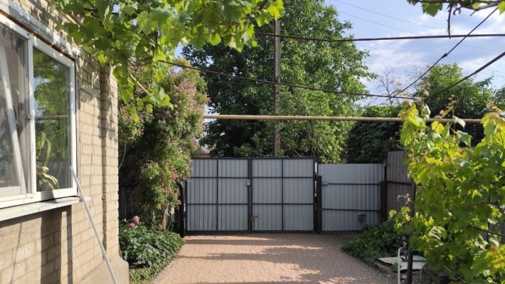 Продам большой дом на посёлке Горький. - фото 1