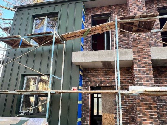 Сучасний таунхаус 105 м² з власною ділянкою у зручній частині міста Ирпень