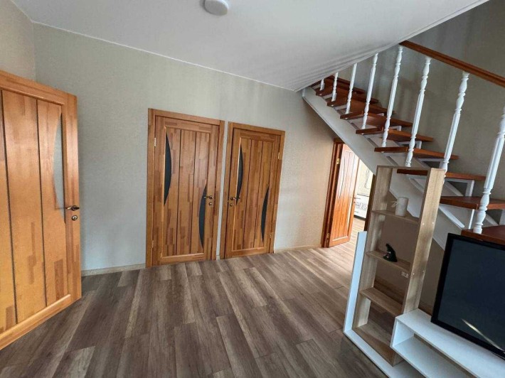 Сучасний двухповерховий будинок — ідеальний для сім’ї! - фото 1