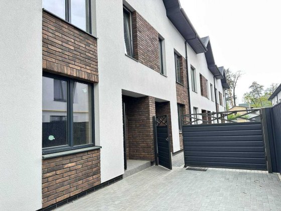 Кутовий таунхаус у затишній локації Ірпеня! Центральні комунікації,Газ Ірпінь