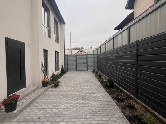 Тунхаус в дуже зручній локації Бучі Буча