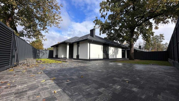 Одноповерховий будинок у Бучі 120м2 з терасою і ділянкою 4 сотки - фото 1