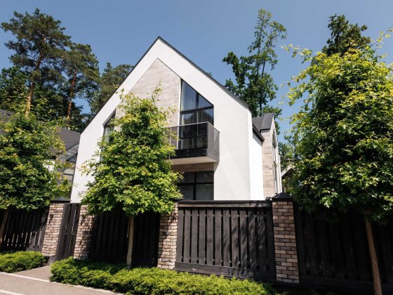 Заміський будинок в закритому котеджному містечку "Паркова Резиденція" Буча