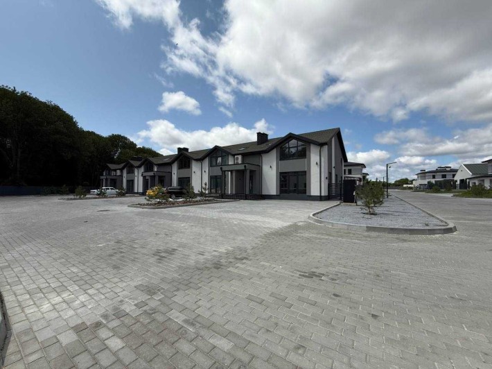 Продаж таунхауса в котеджному містечку в місті - фото 1