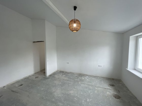 Продам таунхаус з частковим ремонтом всього 3 хвилини від МакДональдс! Буча