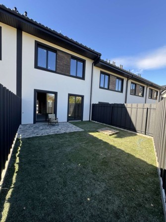 Таунхауси у закритому котеджному містечку - фото 1