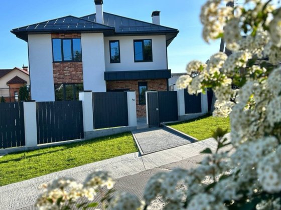 Продається будиноке у закритому котеджному містечку. Ірпінь