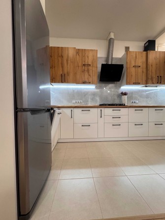 Продам просторий котедж з ремонтом на Щасливому - фото 1