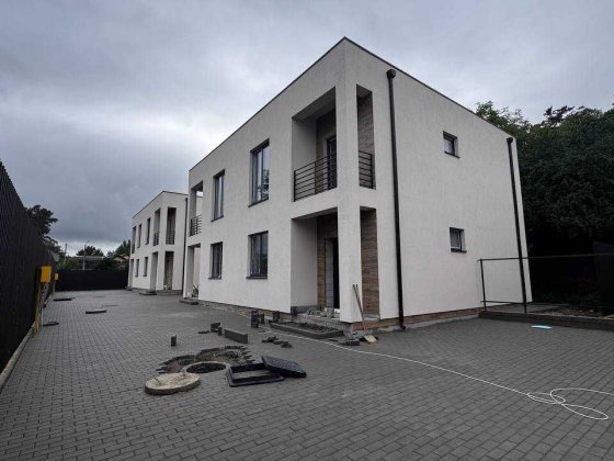 Дуплекс із земельною ділянкою  в Бучі Буча