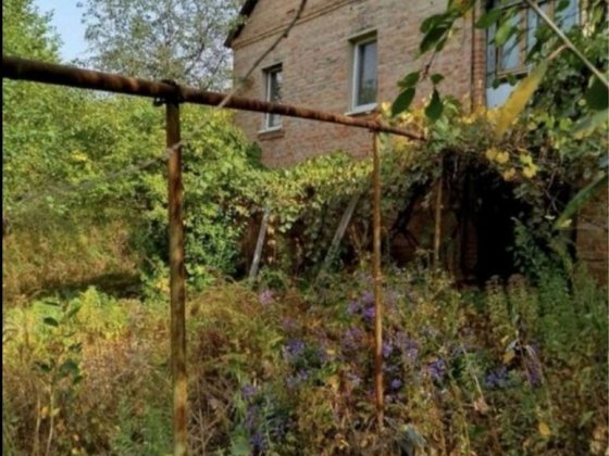 Буденок біля центру ,Полтава. Лугова 30. Полтава