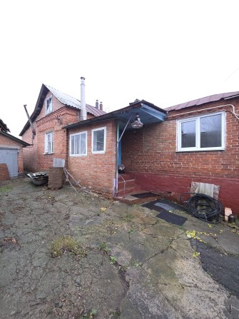 ШВИДКО ПРОДАМ цегляний будинок! вул. Олени Теліги - фото 1