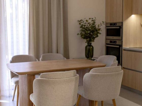 Новий будинок зі стильним ремонтом біля Бістро Пекаря Буча