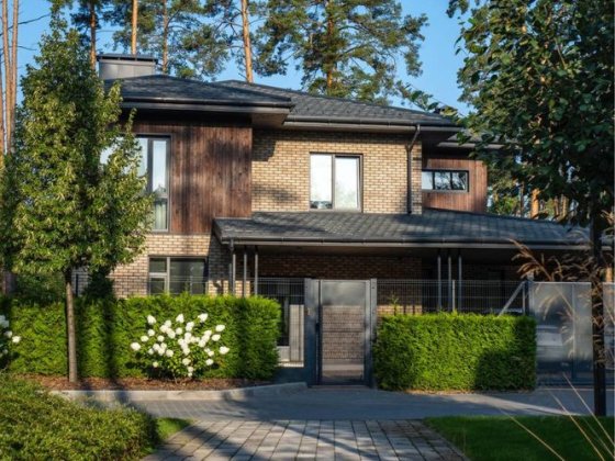 Якісний будинок 206 м2 в закритому котеджному містечку. 10 соток Буча