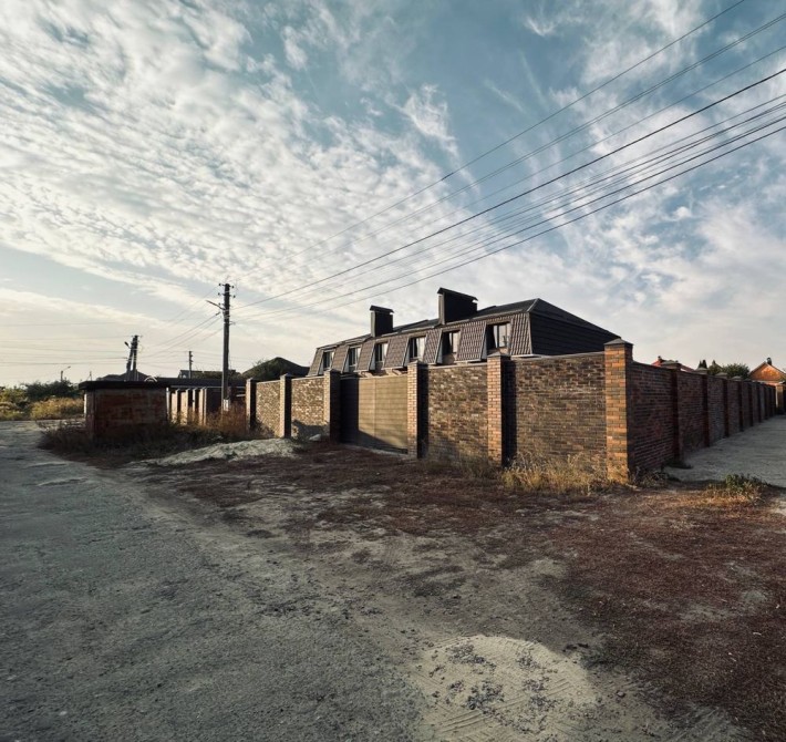 Продам Таун двух этажный Веретиновка! Торг ! - фото 1