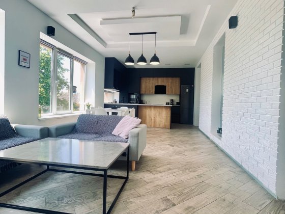 Продам будинок з гаражем в районі 18 школи! Рівне